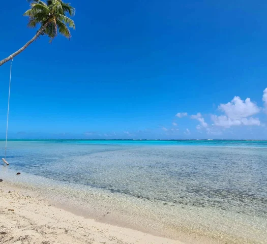 Enjoying the lagoon in Moorea© TAHITI HOMES Ltd